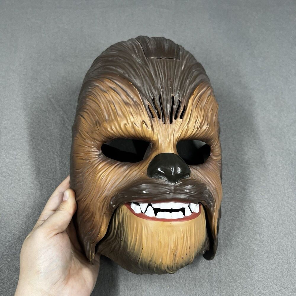 Hasbro Star Wars Chewbacca Full Face Mask Adjustable One Size Brown B3226